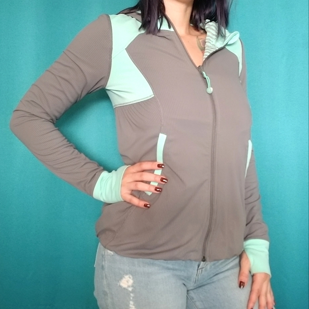 Ivivva by Lululemon Gray and Blue Reversible Striped Hoodie Jacket Girls size 12